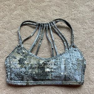 Lululemon sports bra